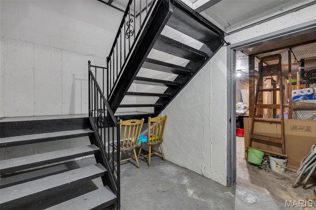 10117 Sakura Drive F, St Louis, MO 63128