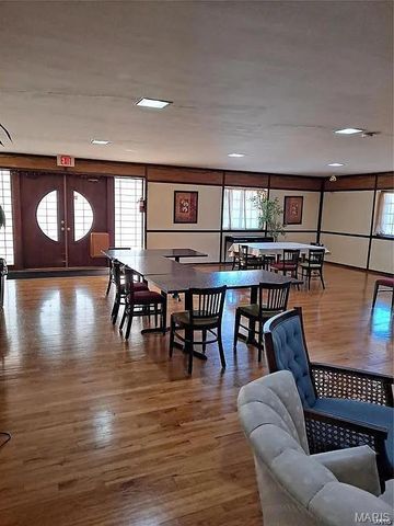 10117 Sakura Drive F, St Louis, MO 63128