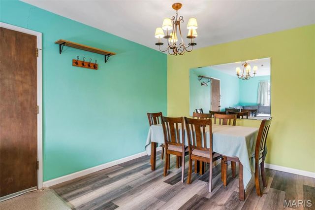 10117 Sakura Drive F, St Louis, MO 63128