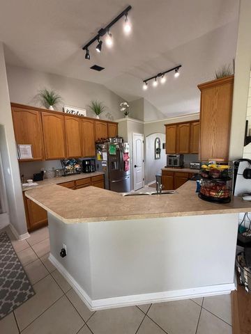41430 ROGER GILES ROAD, Umatilla, FL 32784