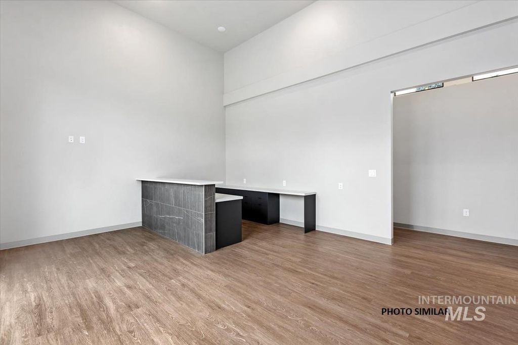 4735 N Summit Way, Meridian, ID 83646 photo 2