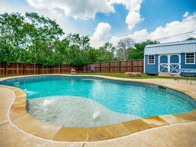 7041 Payte Lane, North Richland Hills, TX 76182