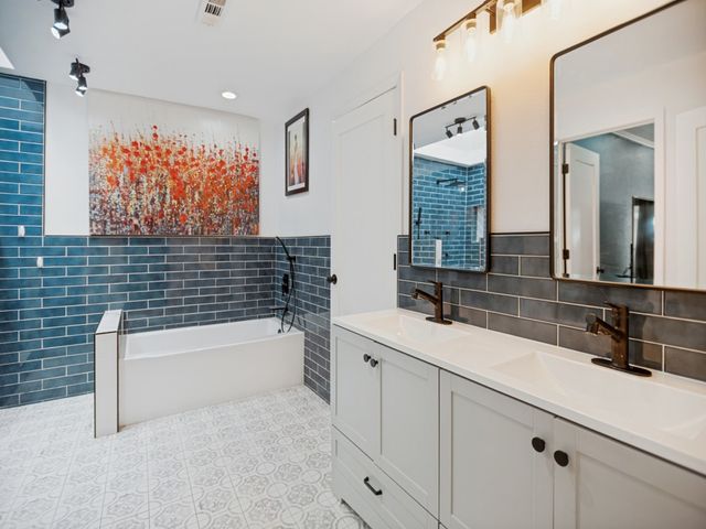 7041 Payte Lane, North Richland Hills, TX 76182