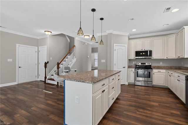114 Farrand DR, Suffolk, VA 23434