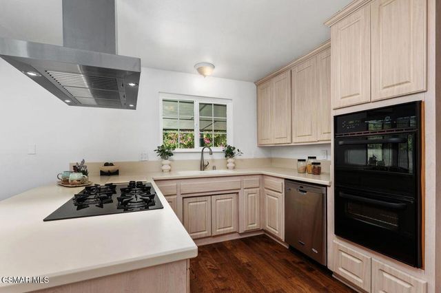 43 W Sidlee Street, Thousand Oaks, CA 91360