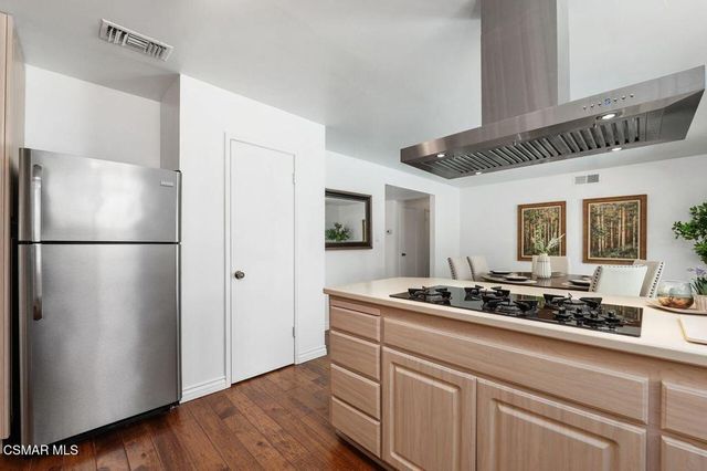 43 W Sidlee Street, Thousand Oaks, CA 91360