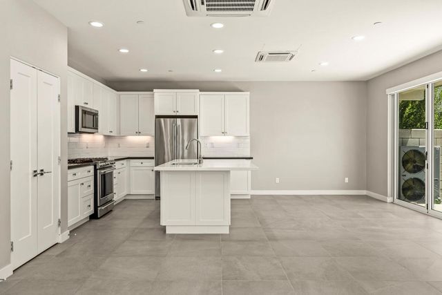 166 Vibe Way, Palm Springs, CA 92262