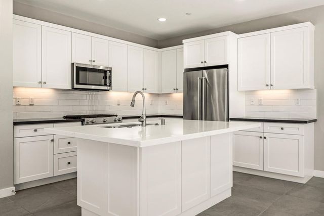 166 Vibe Way, Palm Springs, CA 92262