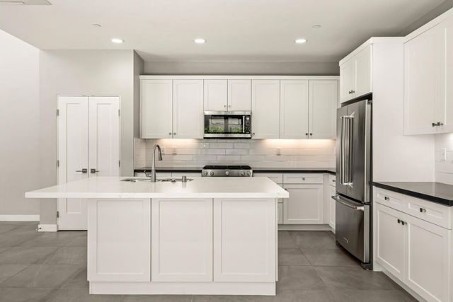 166 Vibe Way, Palm Springs, CA 92262
