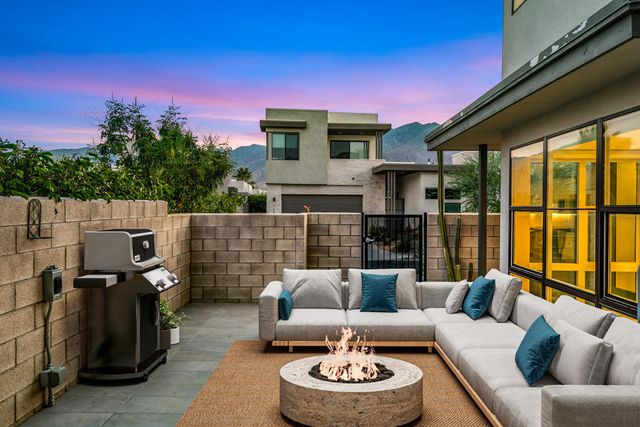 166 Vibe Way, Palm Springs, CA 92262