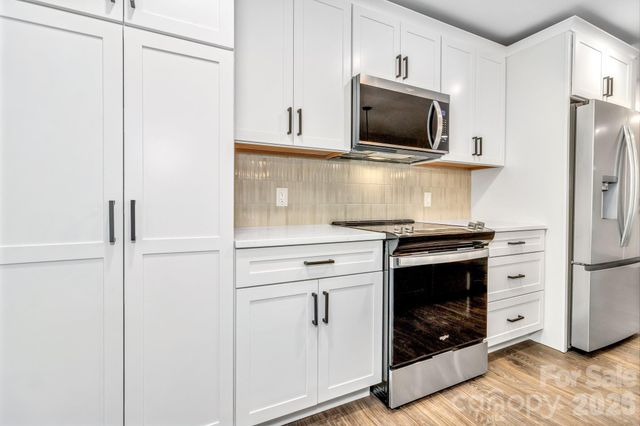 4 Barnes Road, Asheville, NC 28803