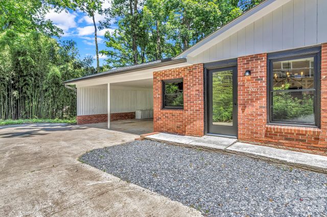 4 Barnes Road, Asheville, NC 28803