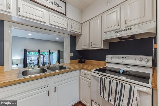 5920 PRINCE GEORGE DR, Springfield, VA 22152