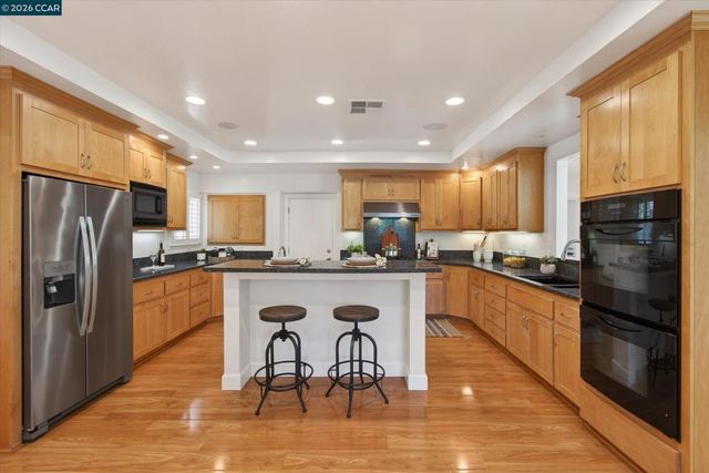 1831 Gilly Ln., Concord, CA 94518