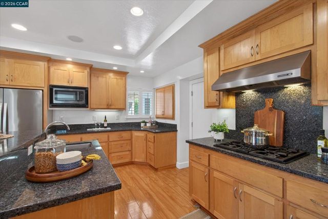 1831 Gilly Ln., Concord, CA 94518