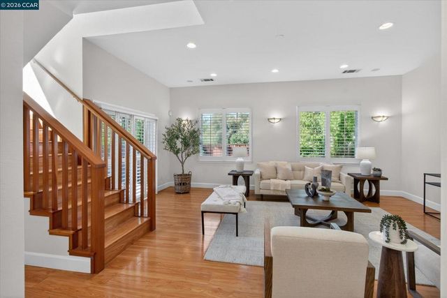 1831 Gilly Ln., Concord, CA 94518