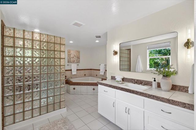 1831 Gilly Ln., Concord, CA 94518