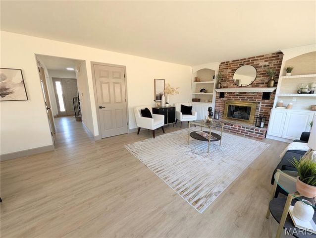 7008 Willow Stream Court, Oakville, MO 63129