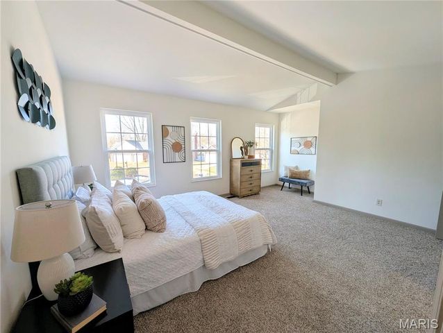 7008 Willow Stream Court, Oakville, MO 63129