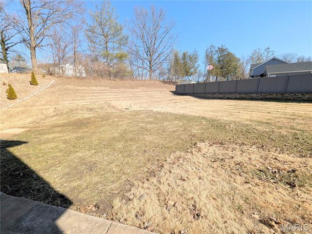 7008 Willow Stream Court, Oakville, MO 63129