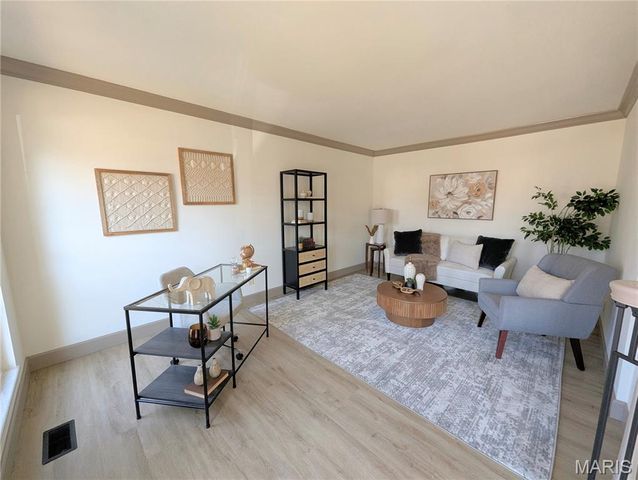 7008 Willow Stream Court, Oakville, MO 63129