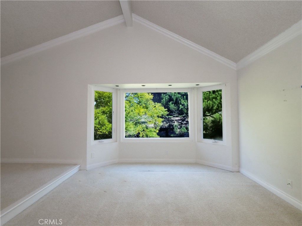 property-img
