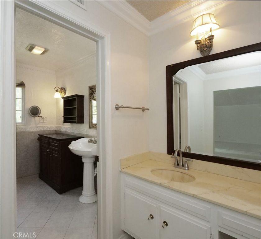 property-img