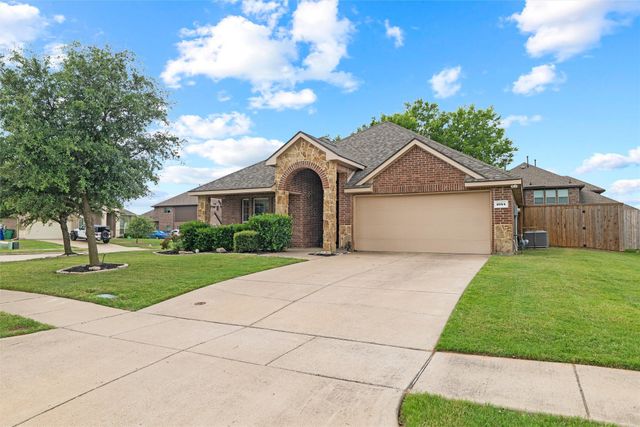 1054 Dancing Waters Avenue, Forney, TX 75126
