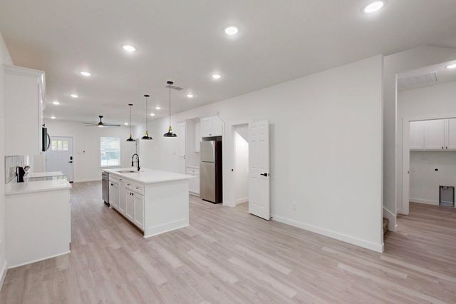 1213 Mill Street A & B, Gainesville, TX 76240