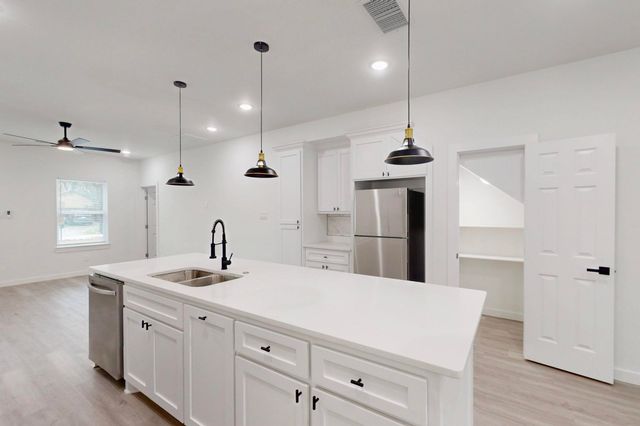 1213 Mill Street A & B, Gainesville, TX 76240