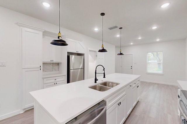 1213 Mill Street A & B, Gainesville, TX 76240