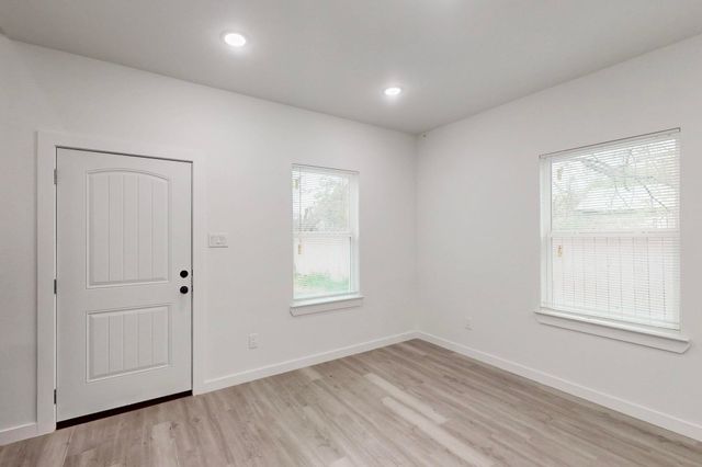 1213 Mill Street A & B, Gainesville, TX 76240
