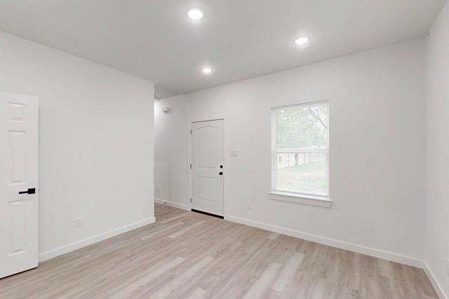 1213 Mill Street A & B, Gainesville, TX 76240
