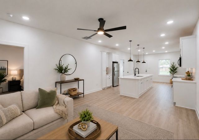 1213 Mill Street A & B, Gainesville, TX 76240
