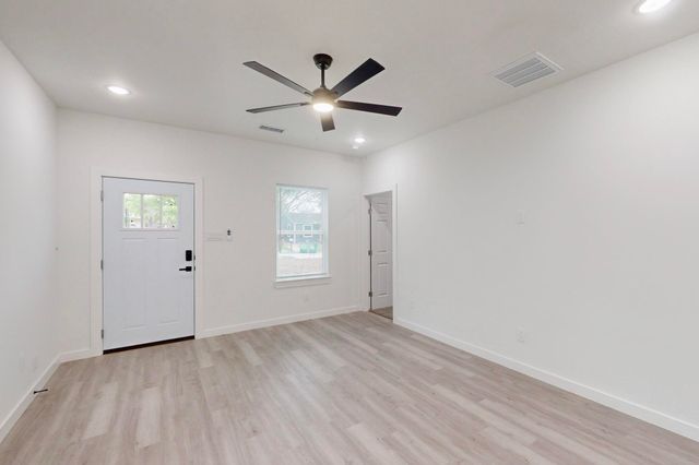 1213 Mill Street A & B, Gainesville, TX 76240