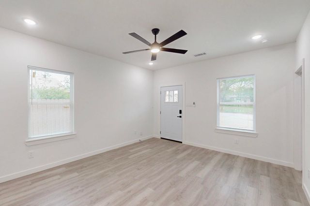 1213 Mill Street A & B, Gainesville, TX 76240