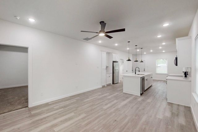 1213 Mill Street A & B, Gainesville, TX 76240