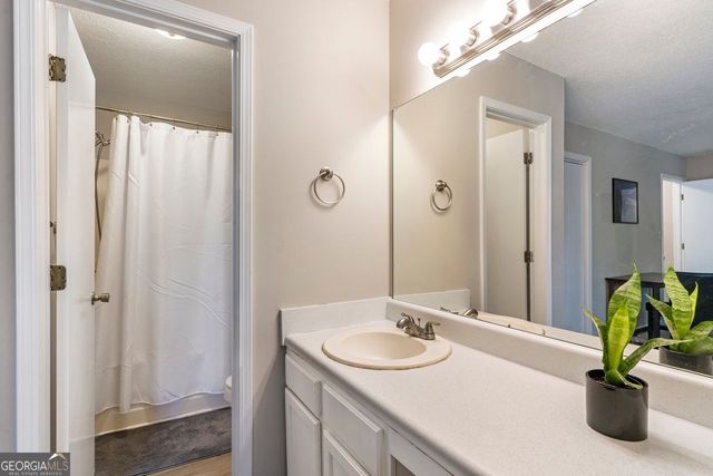 4901 JENNY Drive, Acworth, GA 30101