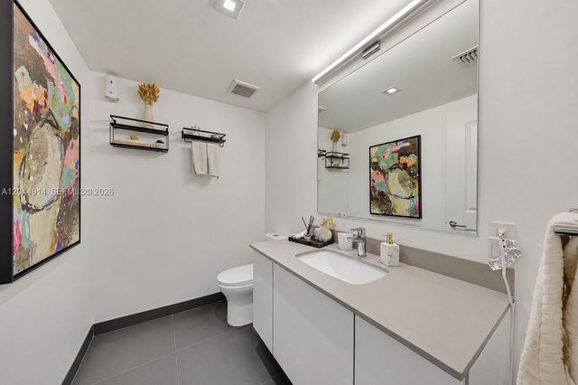 1600 NE 1st Ave 2814, Miami, FL 33132