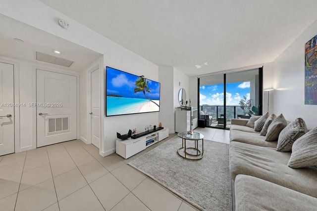 1600 NE 1st Ave 2814, Miami, FL 33132