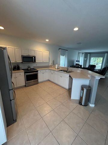 13517 Fountain View Boulevard, Wellington, FL 33414