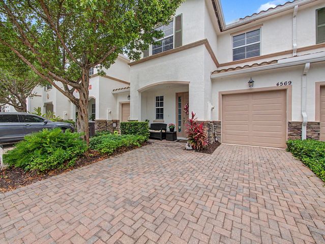 4569 Tara Cove Way, West Palm Beach, FL 33417