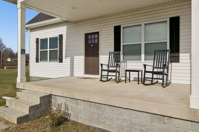 137 Mount Vernon Church Rd, Bethpage, TN 37022