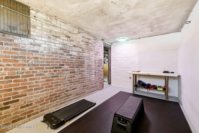 2031 Alexander Ave, Louisville, KY 40217