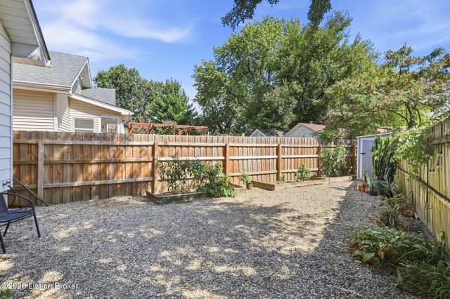 2031 Alexander Ave, Louisville, KY 40217
