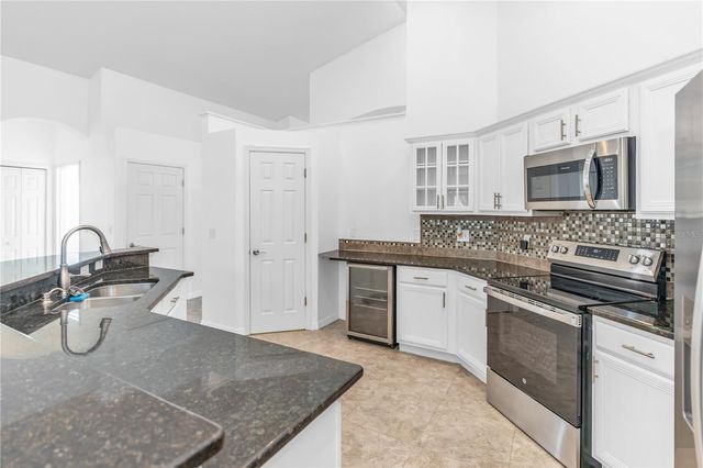 422 CANARY ISLAND COURT, Orlando, FL 32828