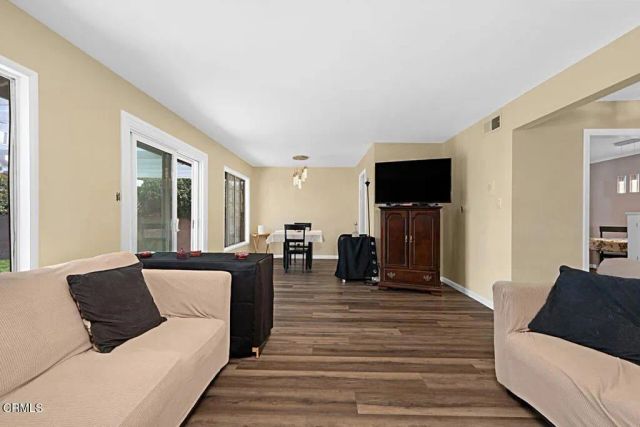 1127 Douglas Avenue, Oxnard, CA 93030