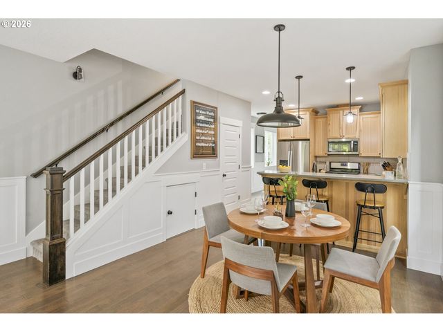 7955 N COURTENAY Ave, Portland, OR 97203