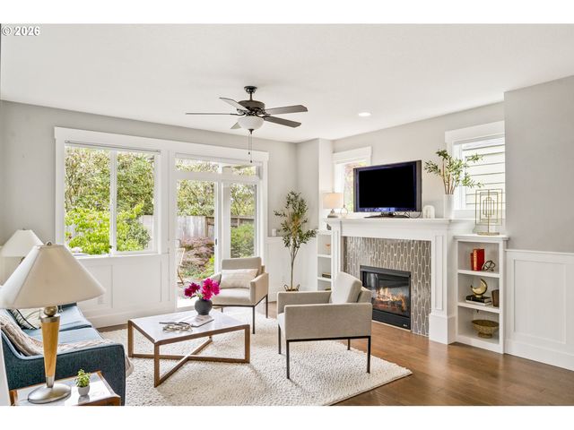 7955 N COURTENAY Ave, Portland, OR 97203