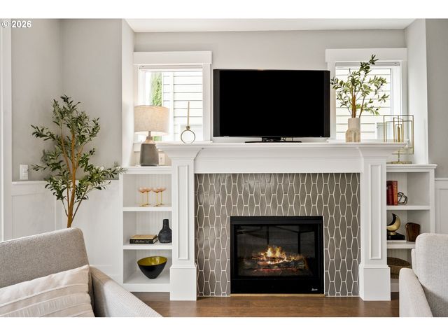7955 N COURTENAY Ave, Portland, OR 97203